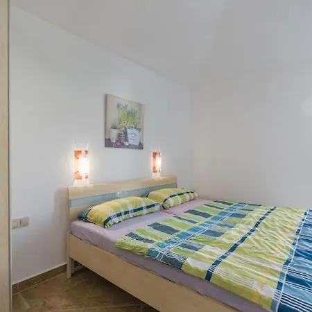 Holiday Home Rosie * Buzinija