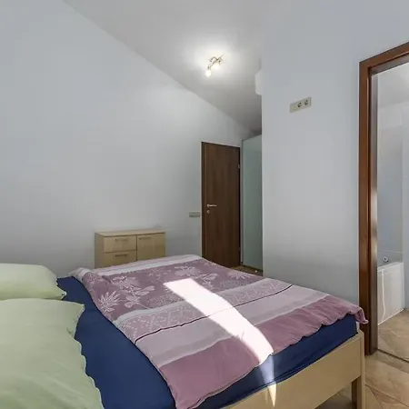 Holiday Home Rosie * Buzinija