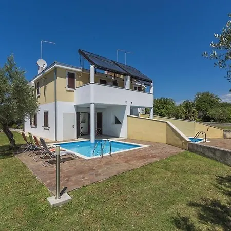 Holiday Home Rosie Buzinija