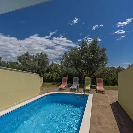 Holiday Home Rosie Buzinija